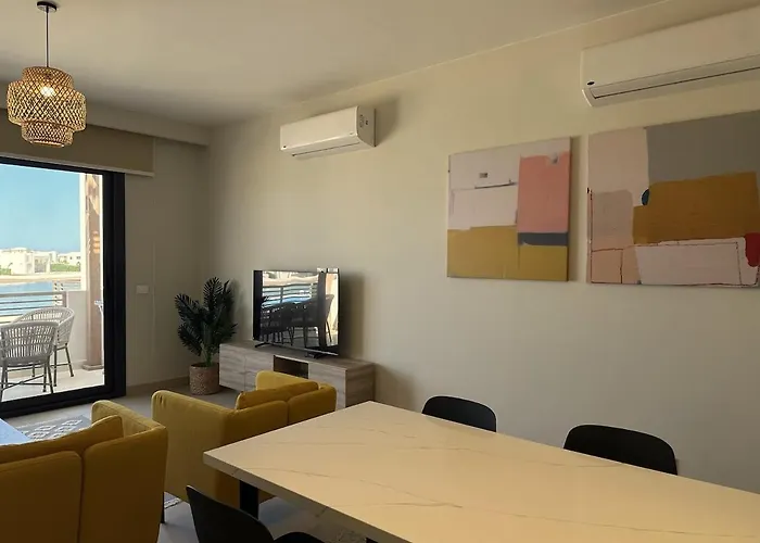 Colorful 1br Apt-free Pool & Lagoon Access In Elgouna Hurgada
