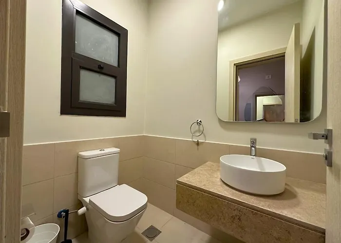 Colorful 1br Apt-free Pool & Lagoon Access In Elgouna *
