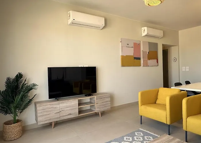 Colorful 1br Apt-free Pool & Lagoon Access In Elgouna Daire *