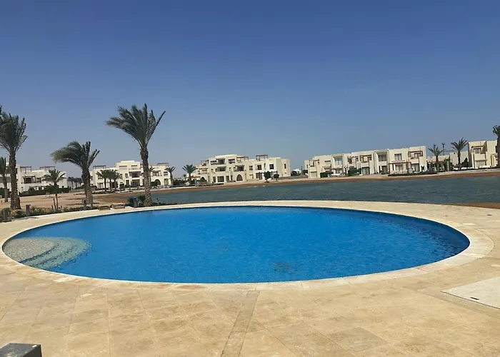 Colorful 1br Apt-free Pool & Lagoon Access In Elgouna Hurgada